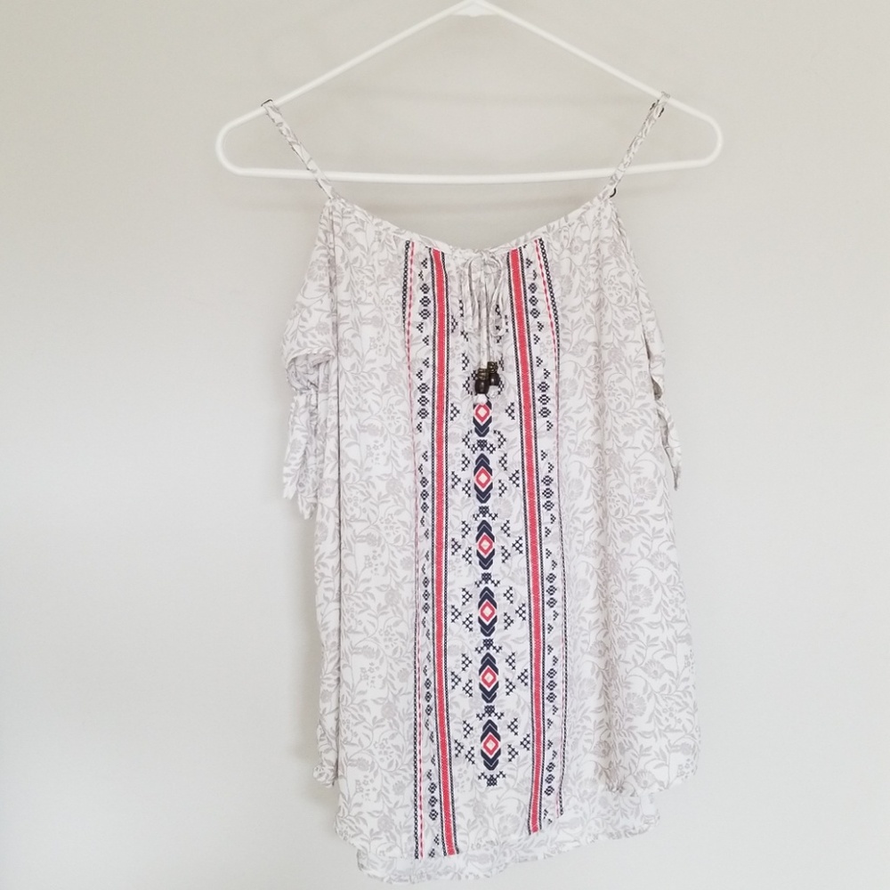 Cold shoulder tank